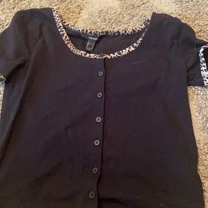 Leopard trim button up